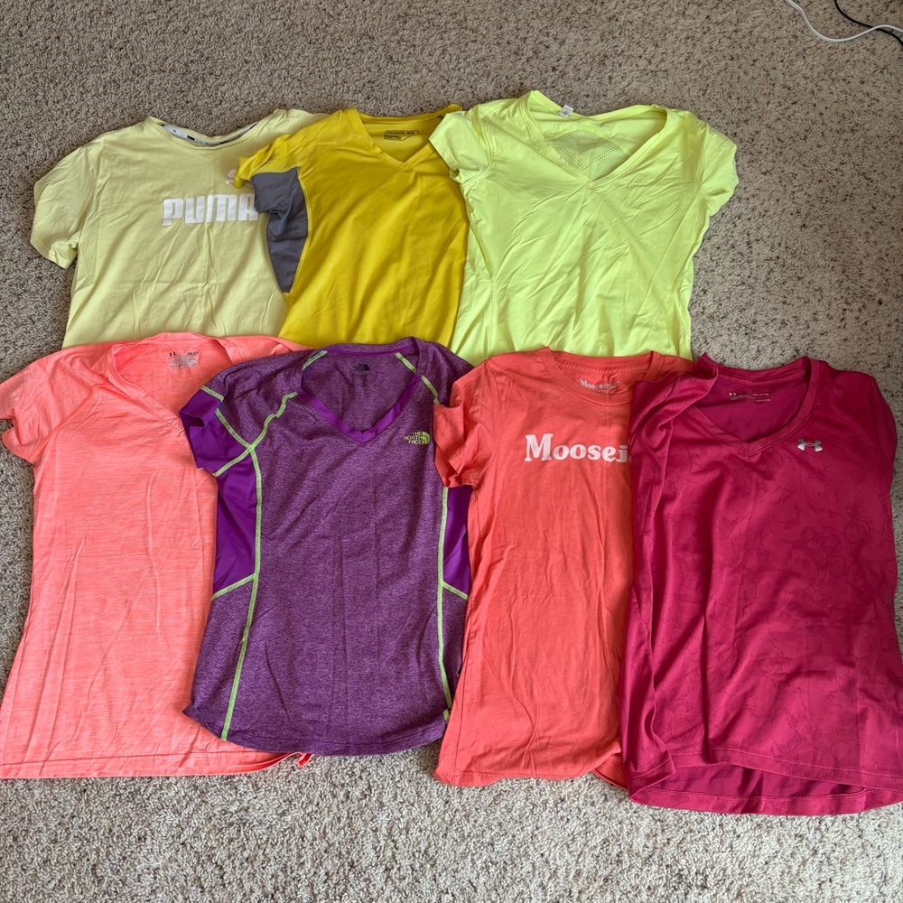 Women’s Assorted Athletic Tops Size Small